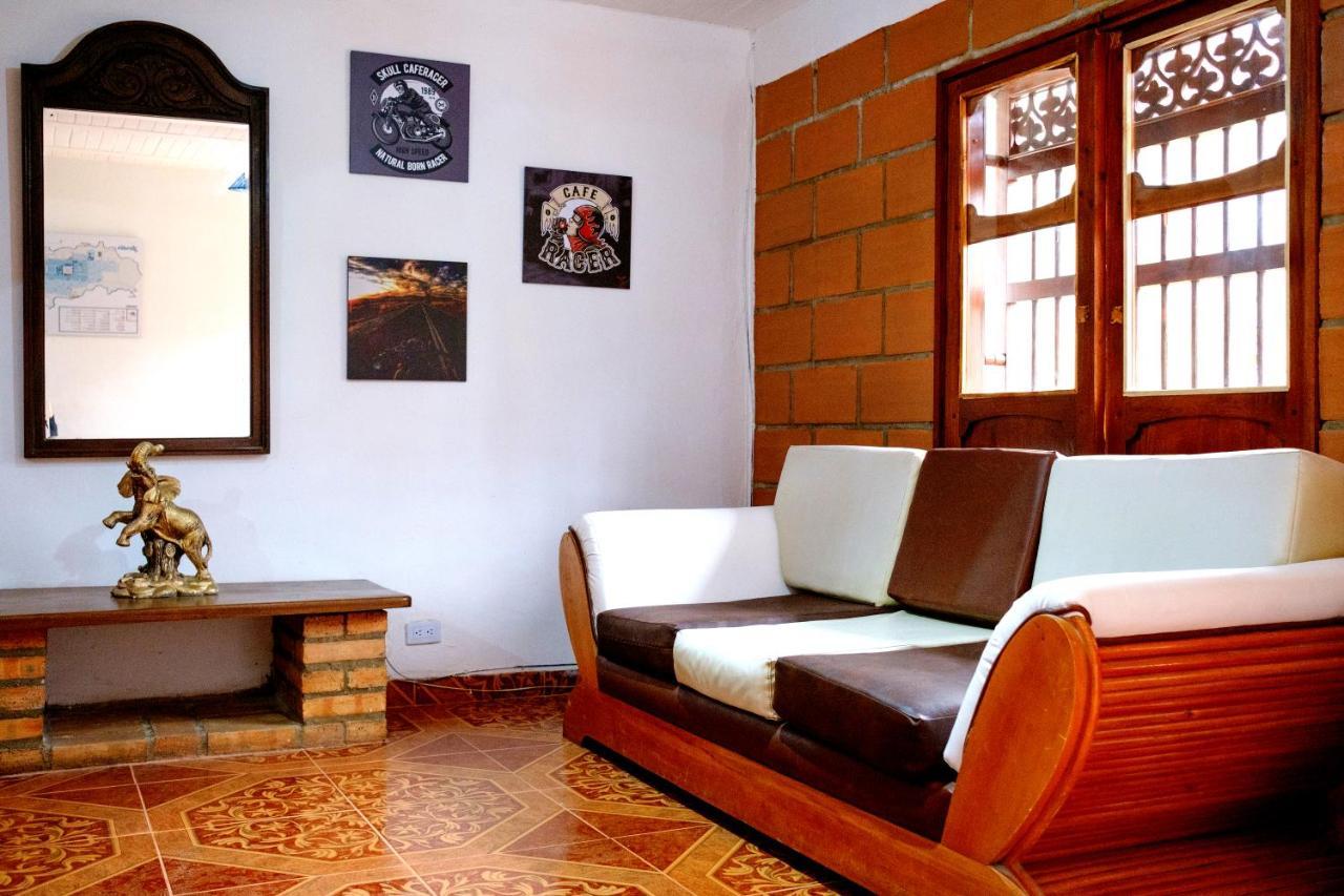 Cafe Racer Hostel Jardín Extérieur photo